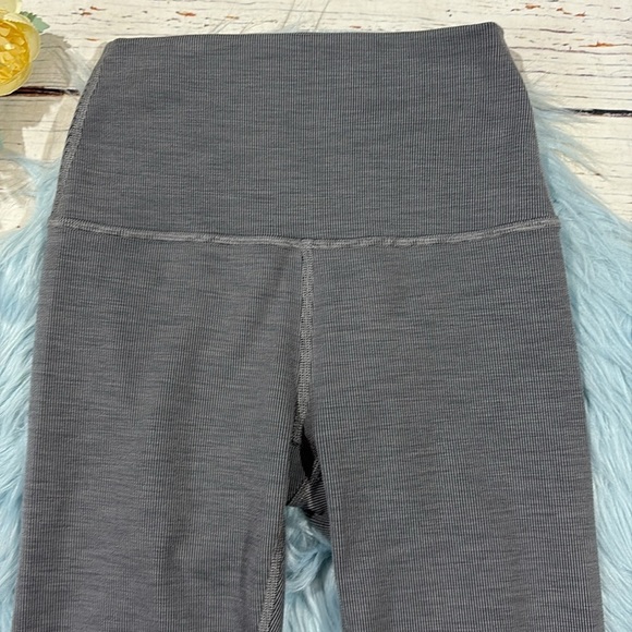Beyond Yoga Heather Ribbed High Waisted Leggings in Grey - Picture 6 of 8